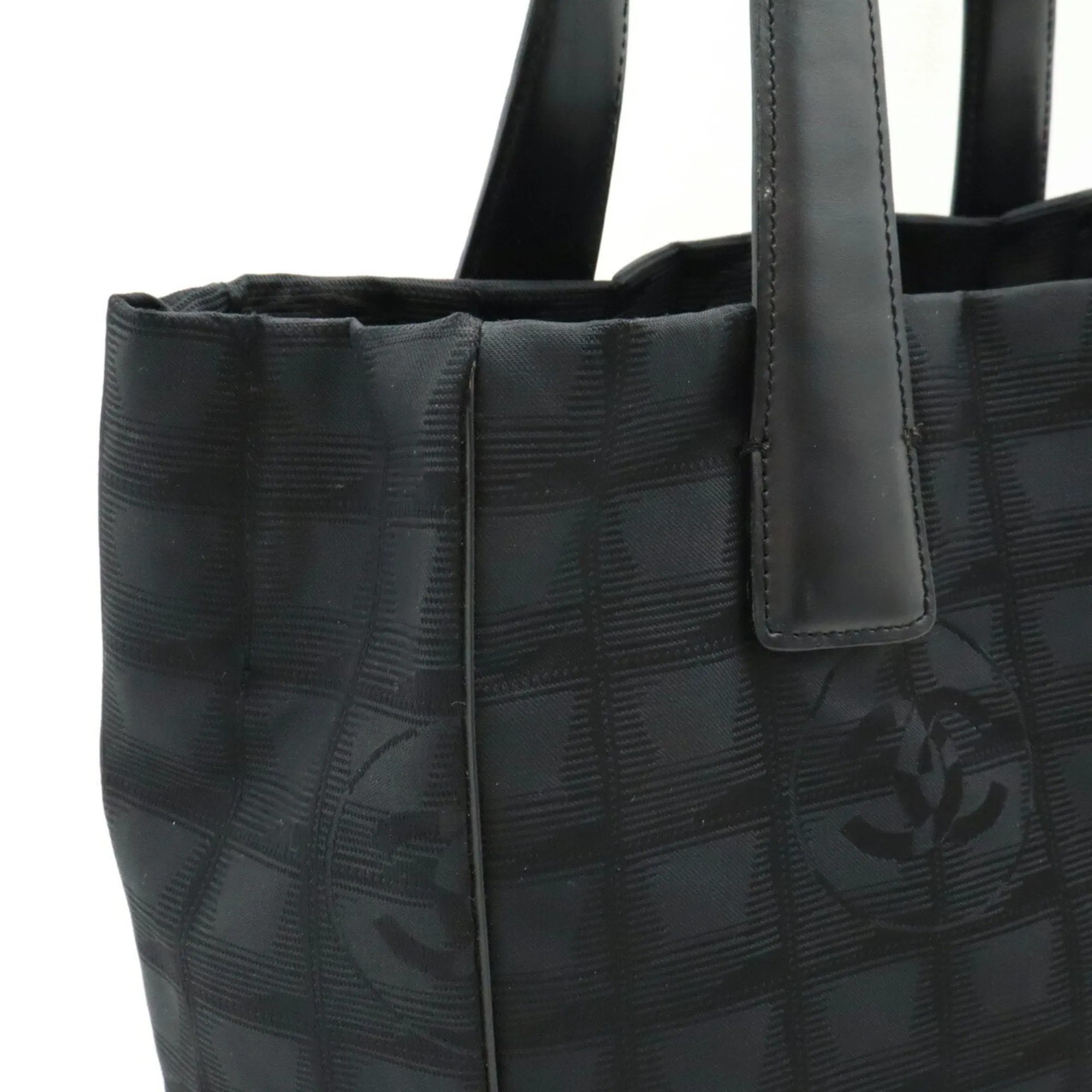 Chanel Travel Line Synthetic Tote Bag (Pre-Owned)