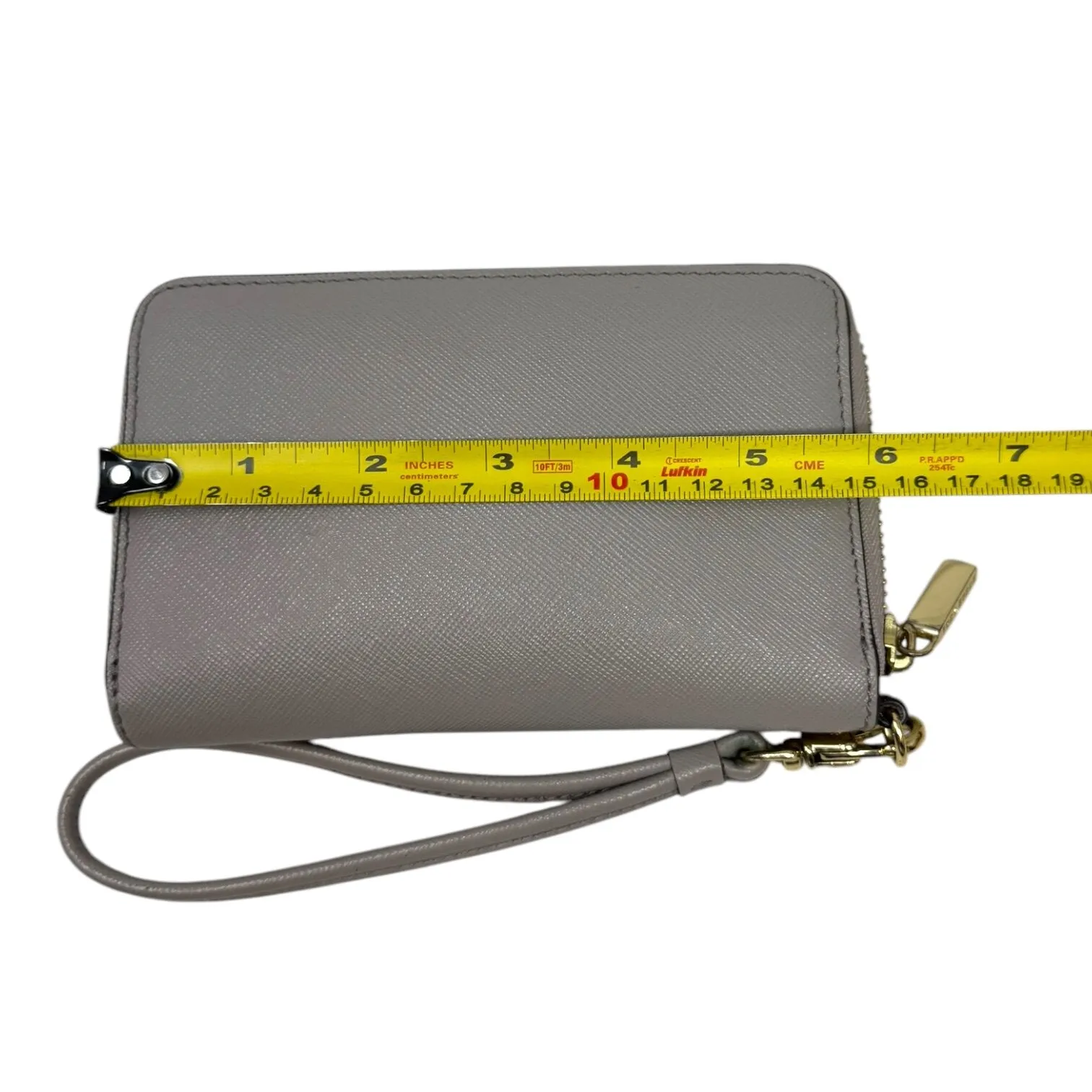 Continental Zip Wristlet Designer By Tory Burch  Size: Medium