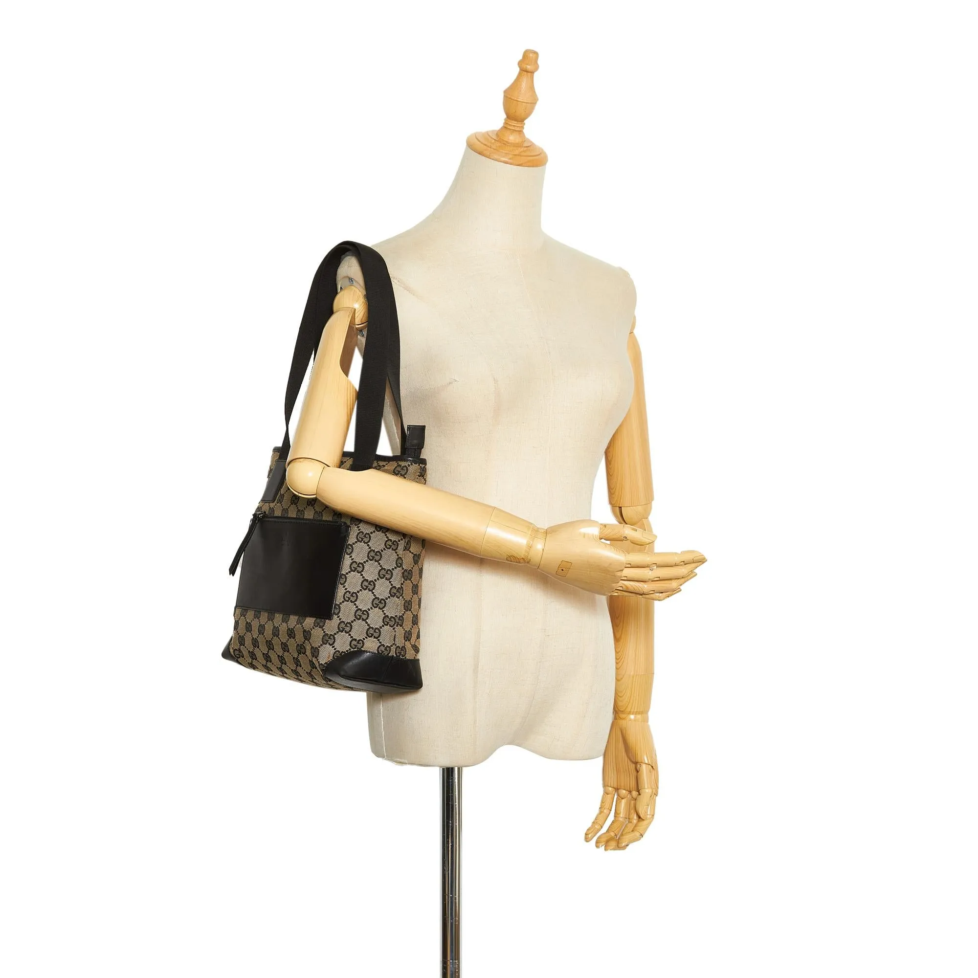 Gucci GG Canvas Shoulder Bag (SHG-KswJIH)