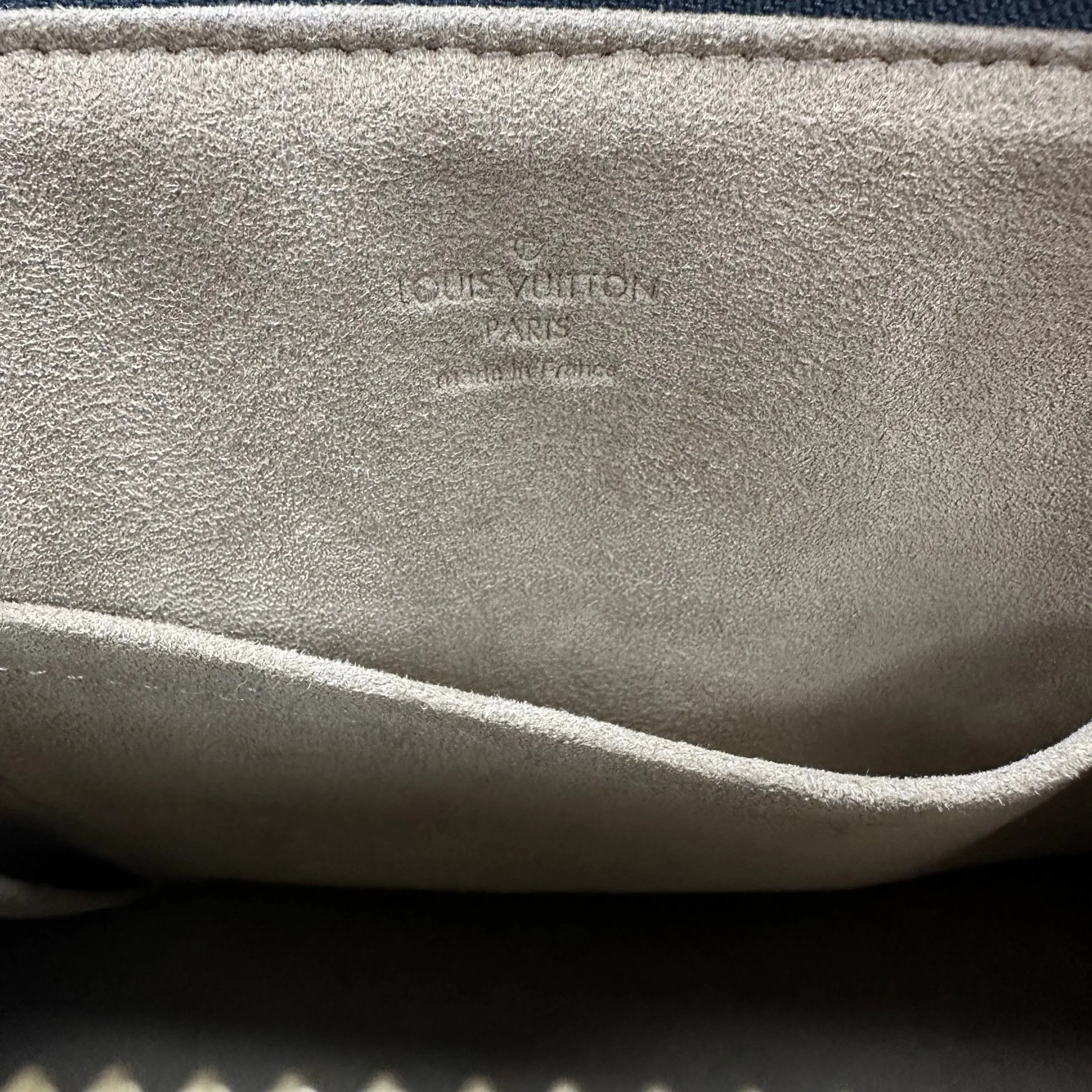 Handbag Luxury Designer By Louis Vuitton In Multi, Size:Medium