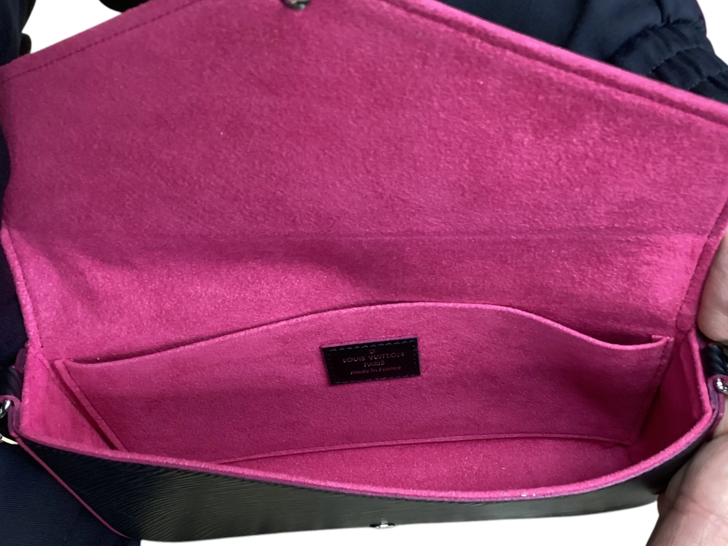 Handbag Luxury Designer By Louis Vuitton, Size: Small