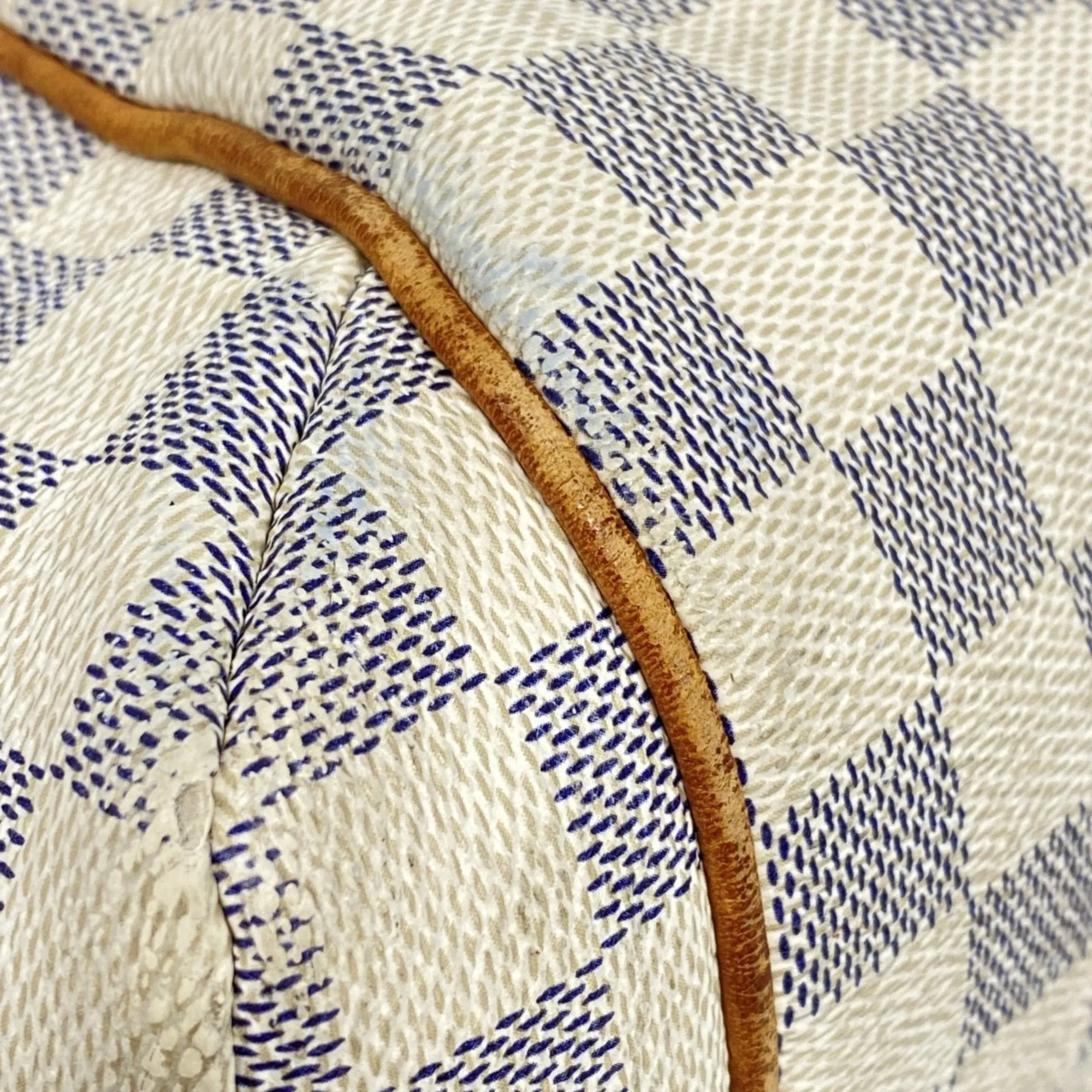 Louis Vuitton Tote Bag (Pre-Owned)