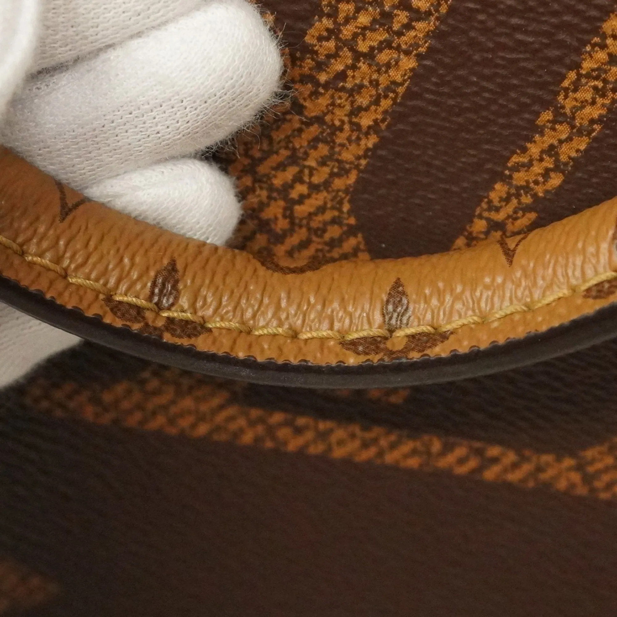 Louis Vuitton Tote Bag (Pre-Owned)