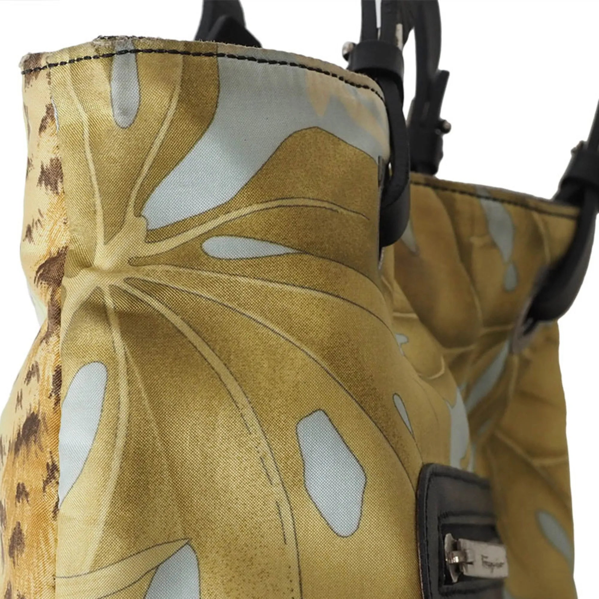Salvatore Ferragamo  yellow Fabric Handbag Tote Bag (Pre-Owned)