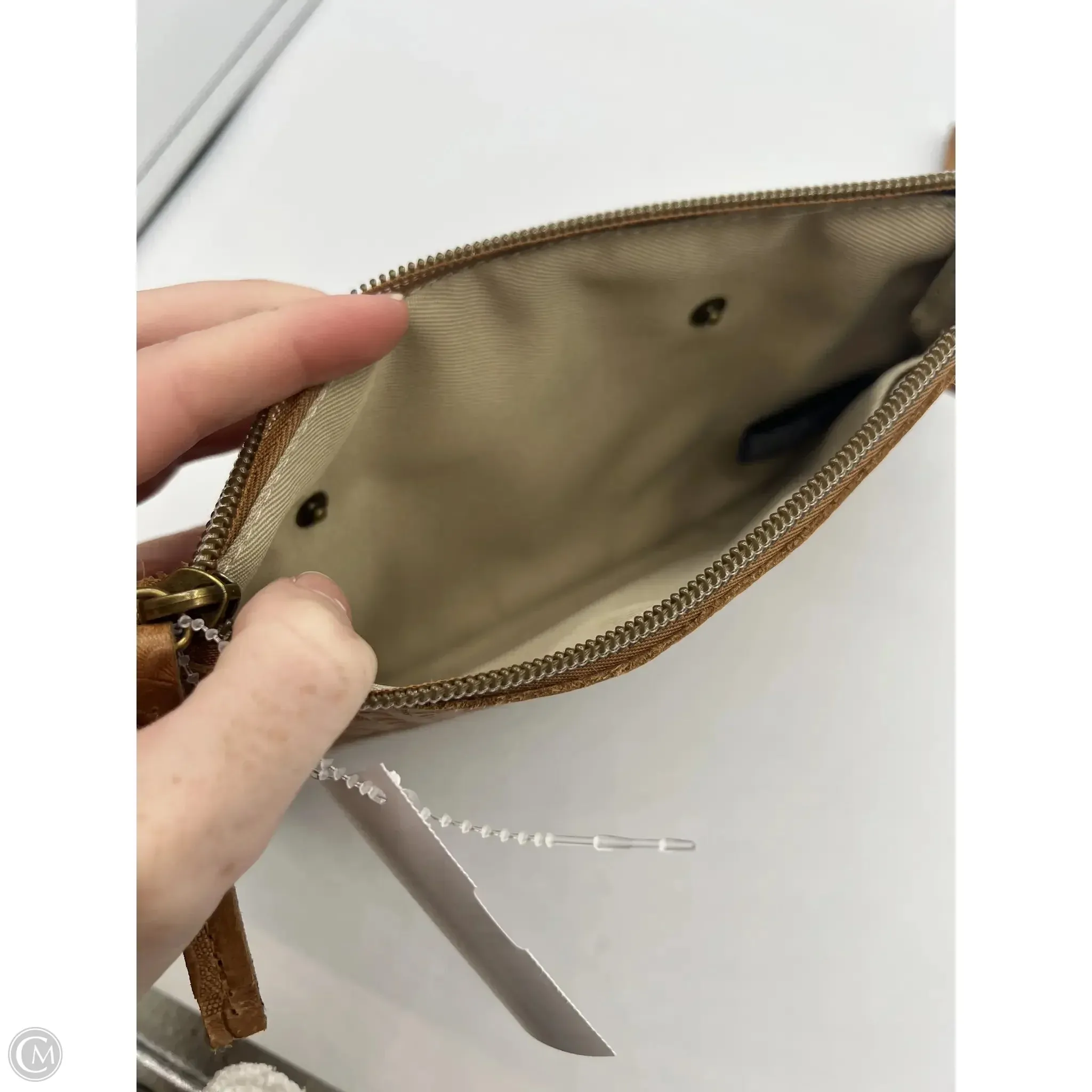 Wallet By Clothes Mentor, Size: Large