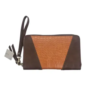 Wristlet By Clothes Mentor In Brown, Size:Medium