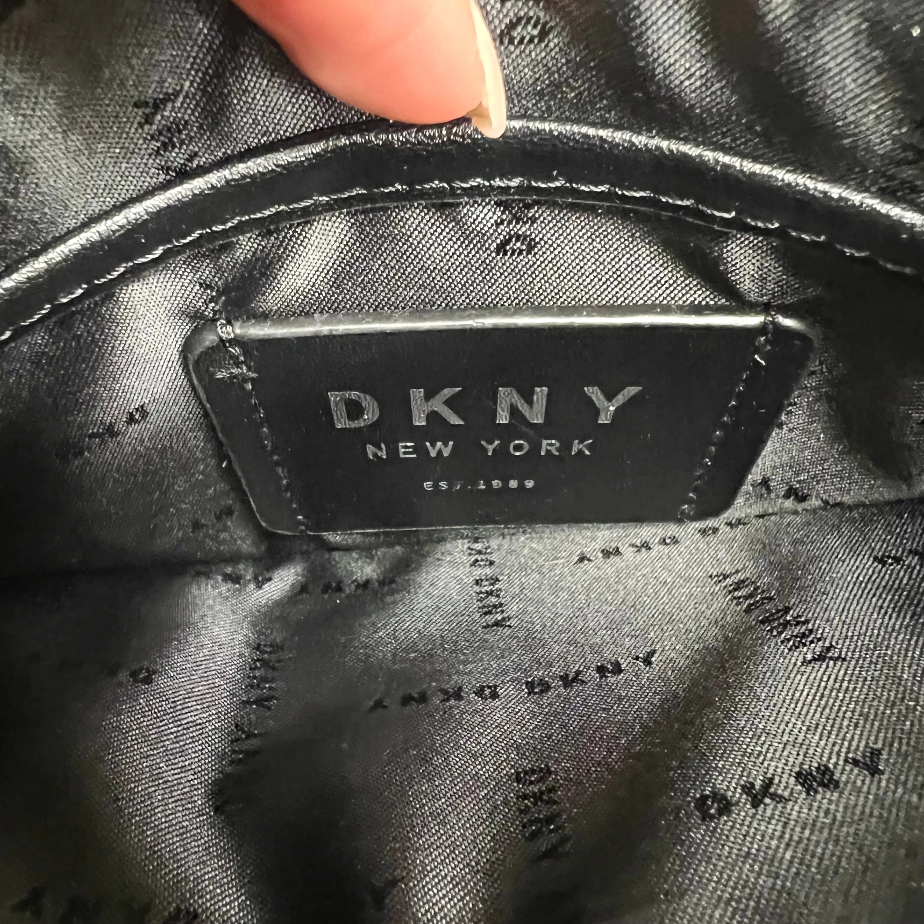 Wristlet By Dkny, Size: Medium
