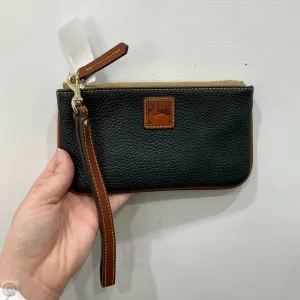Wristlet Designer By Dooney And Bourke, Size: Medium